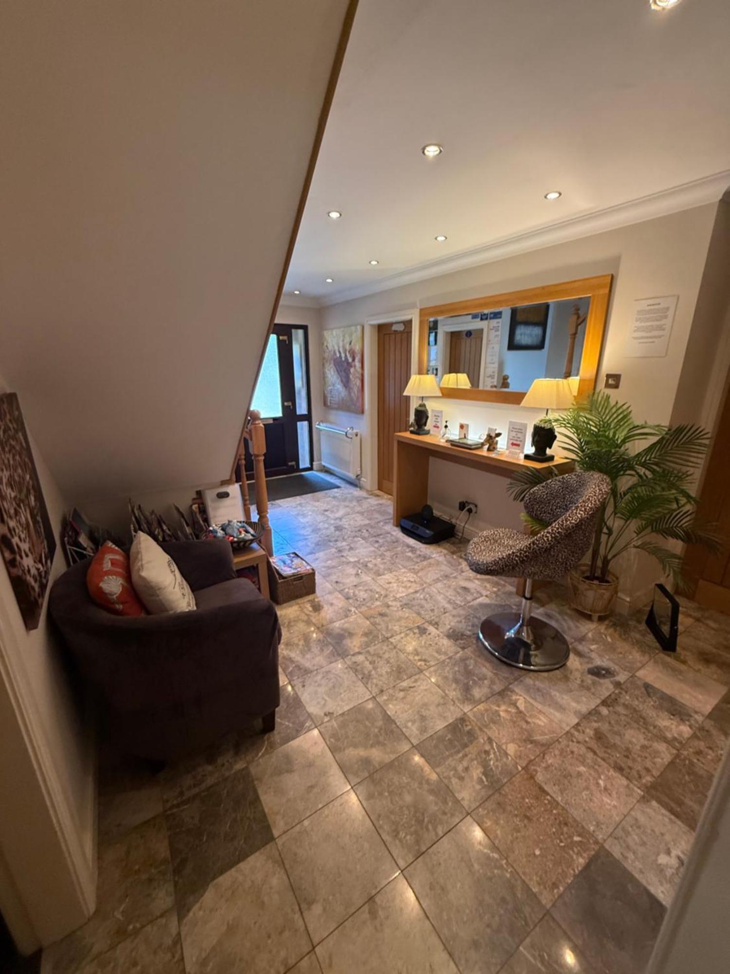 Barncroft Luxury Bed & Breakfast ソリフル エクステリア 写真