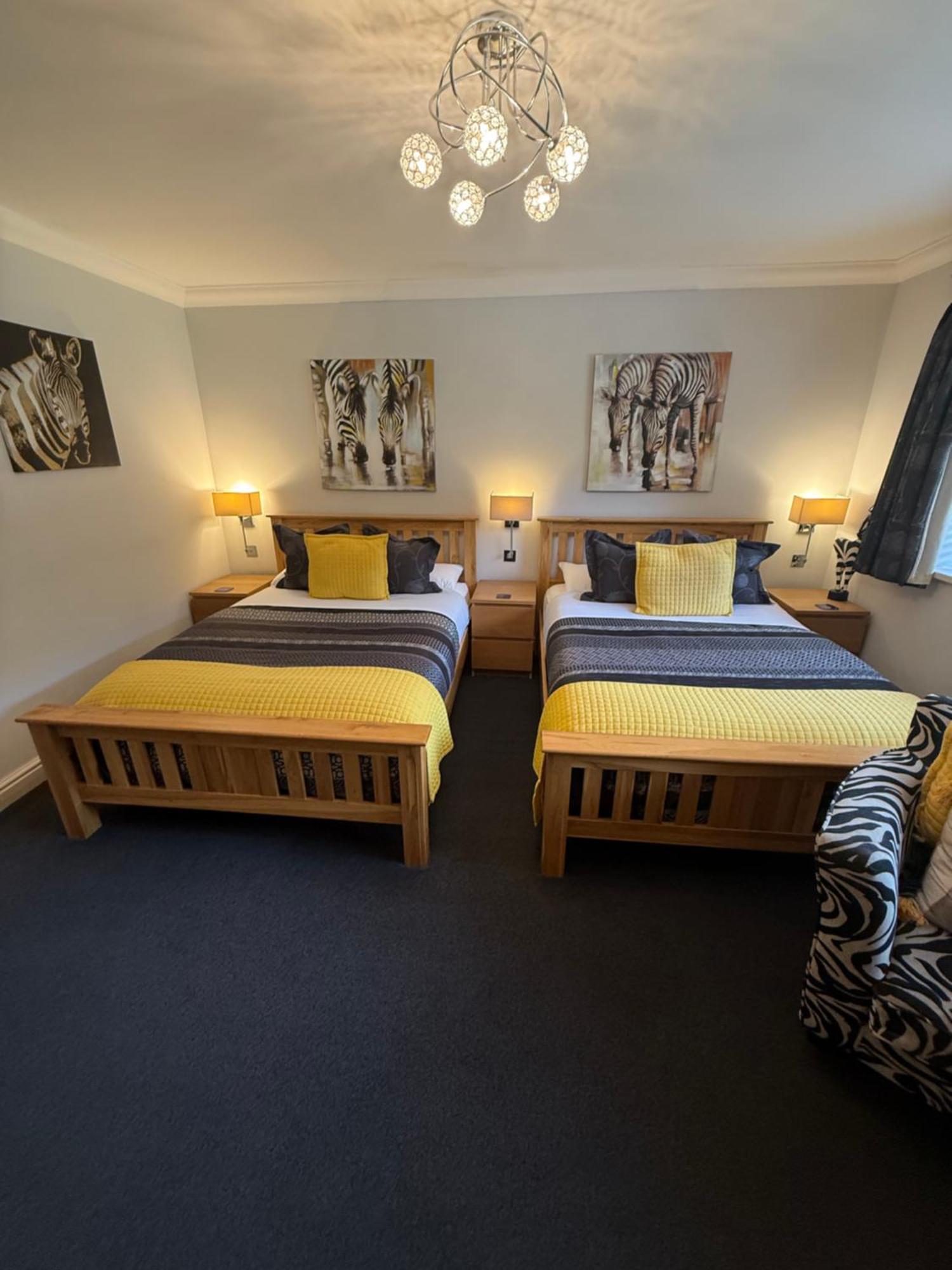 Barncroft Luxury Bed & Breakfast ソリフル エクステリア 写真