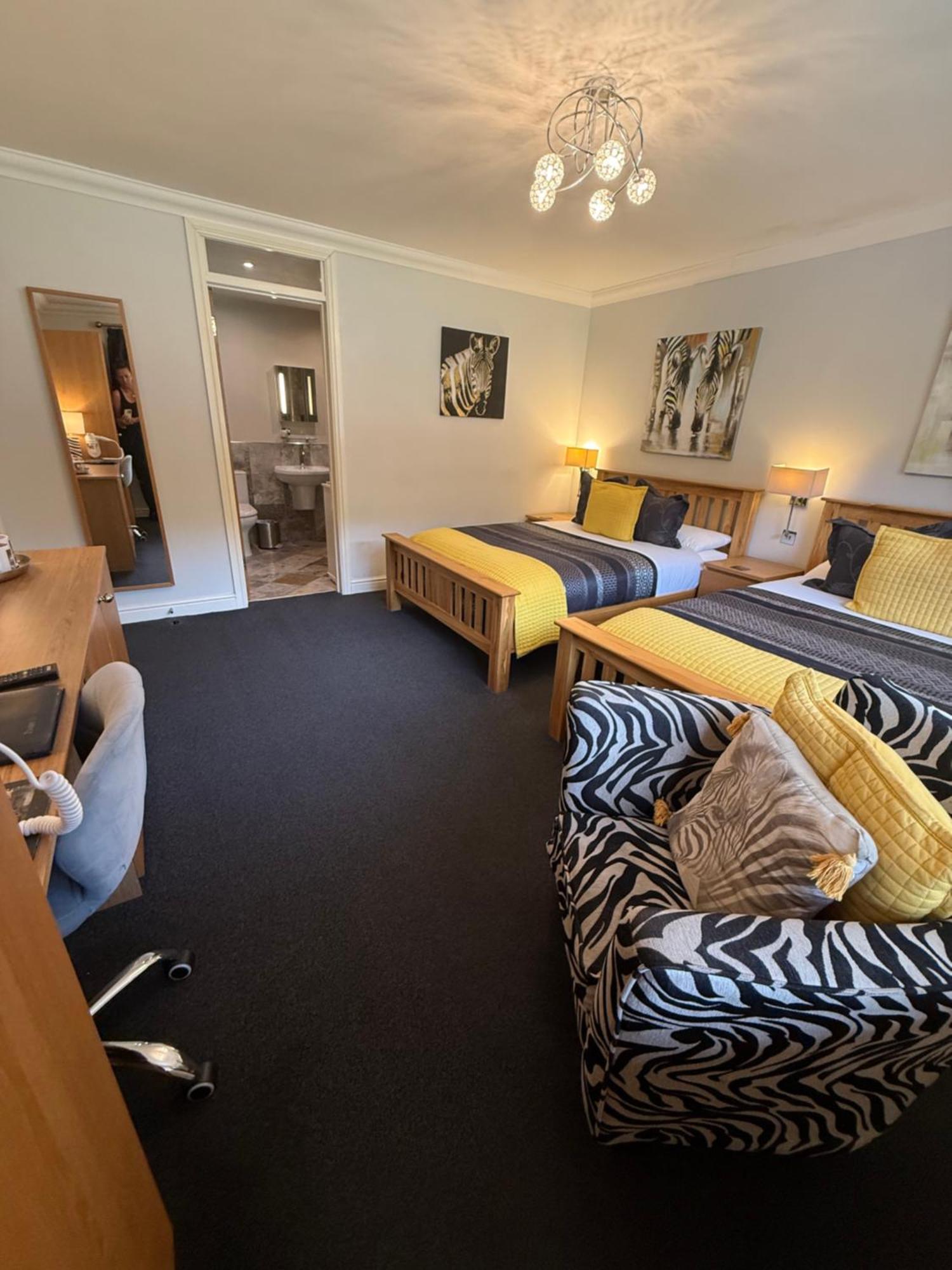 Barncroft Luxury Bed & Breakfast ソリフル エクステリア 写真
