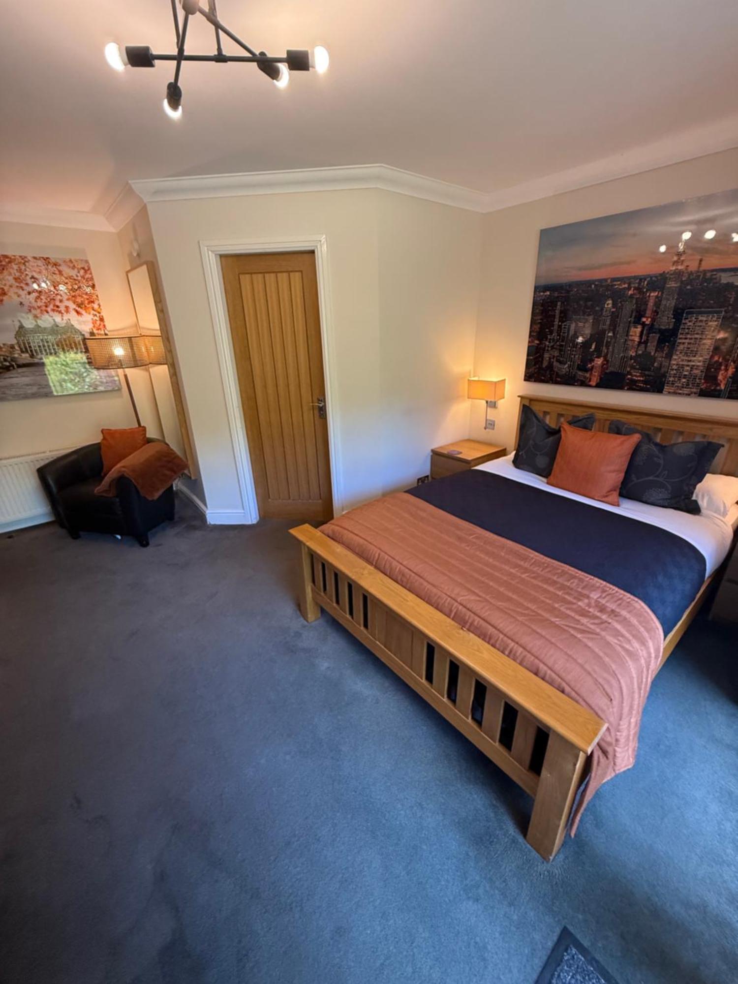 Barncroft Luxury Bed & Breakfast ソリフル エクステリア 写真