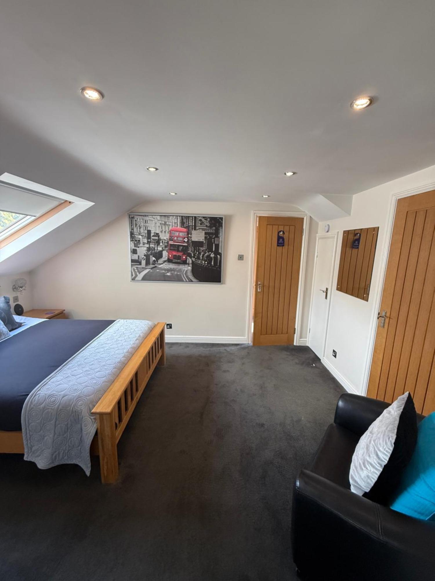 Barncroft Luxury Bed & Breakfast ソリフル エクステリア 写真