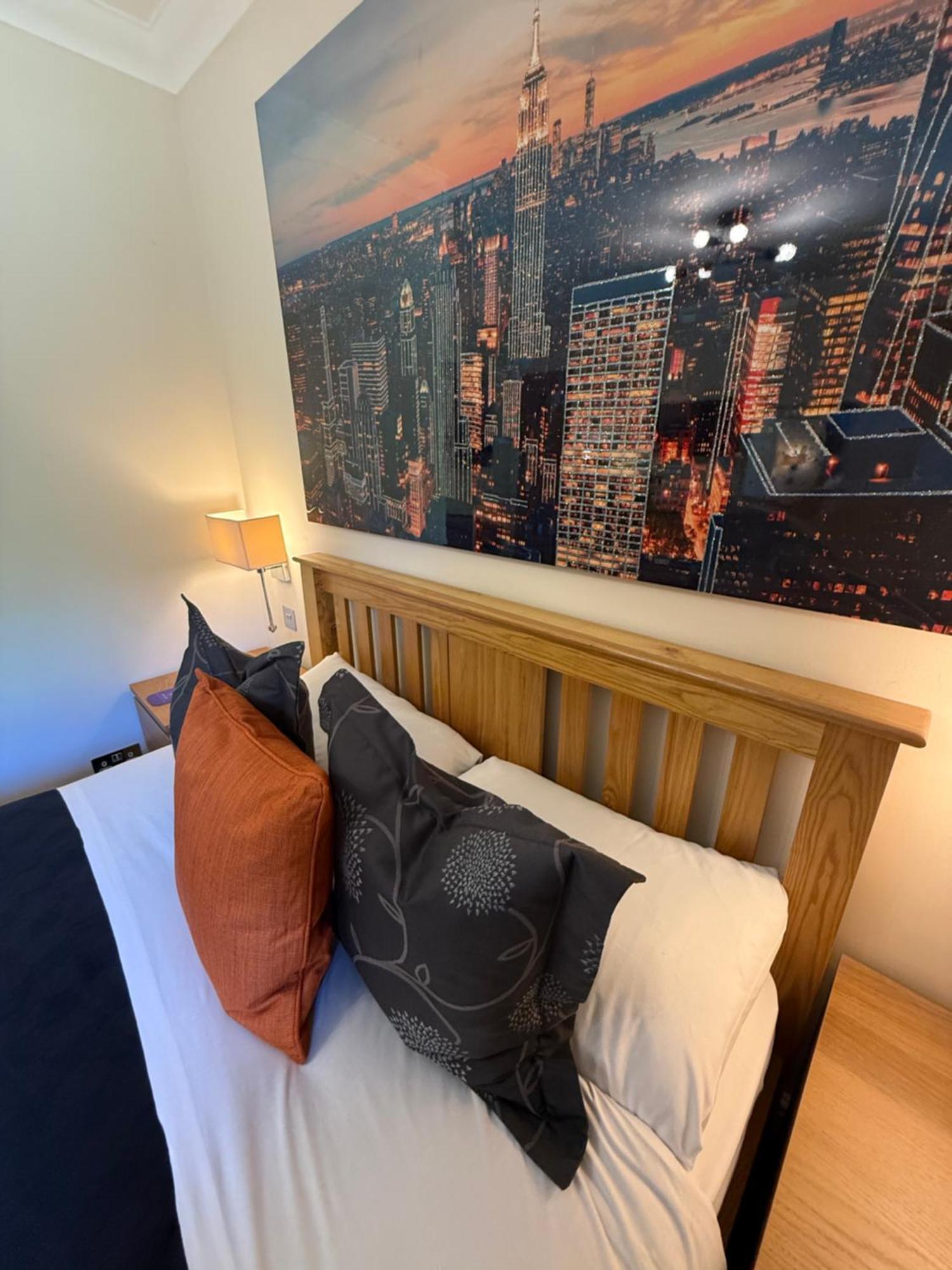 Barncroft Luxury Bed & Breakfast ソリフル エクステリア 写真